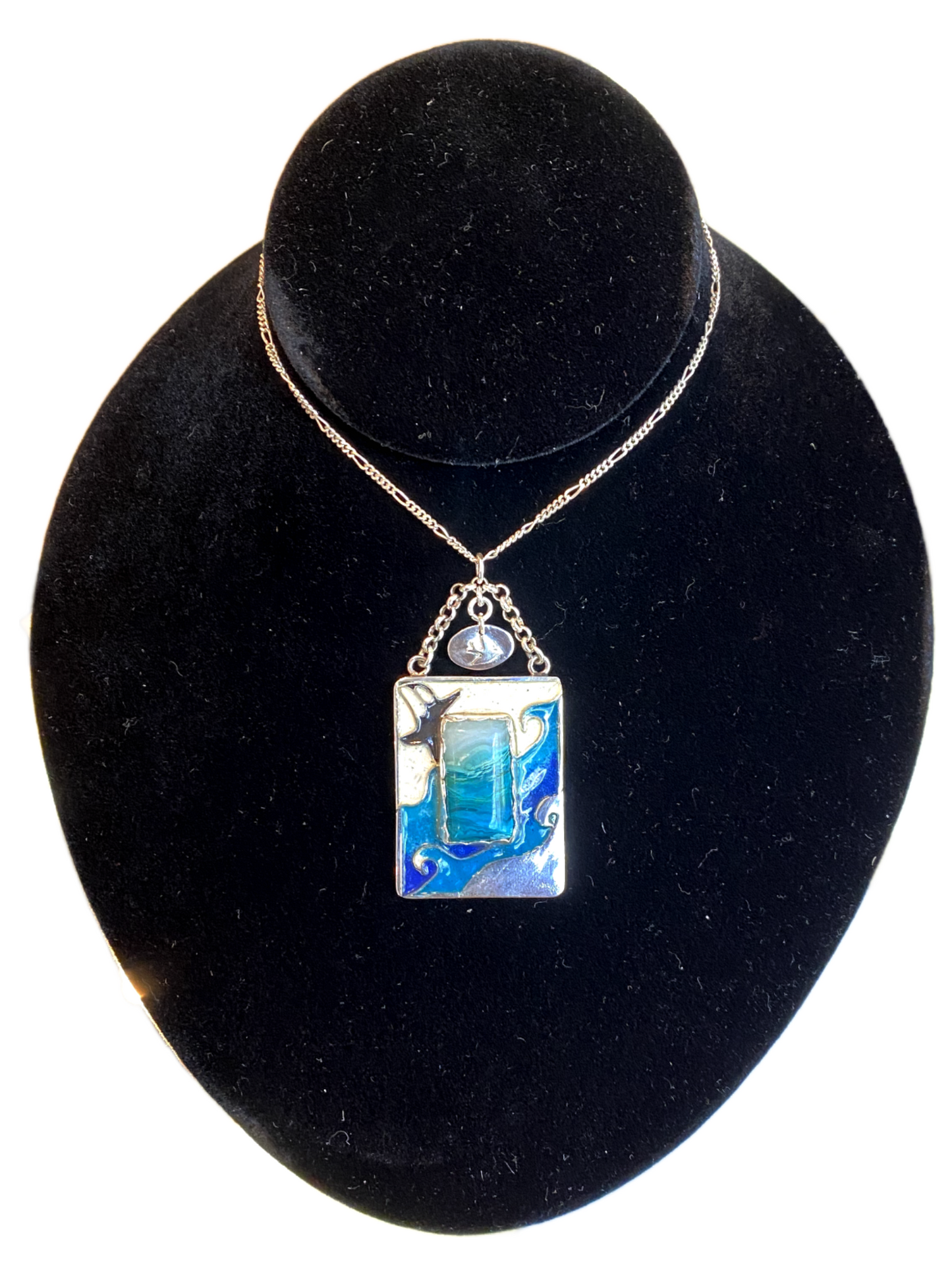 Georgia Straight Pendant