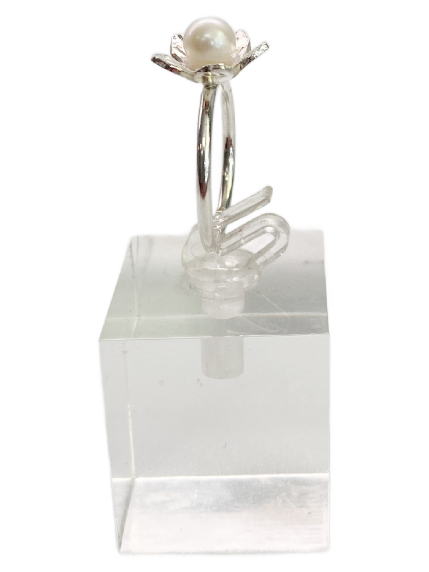 White Pearl Flower Silver Ring